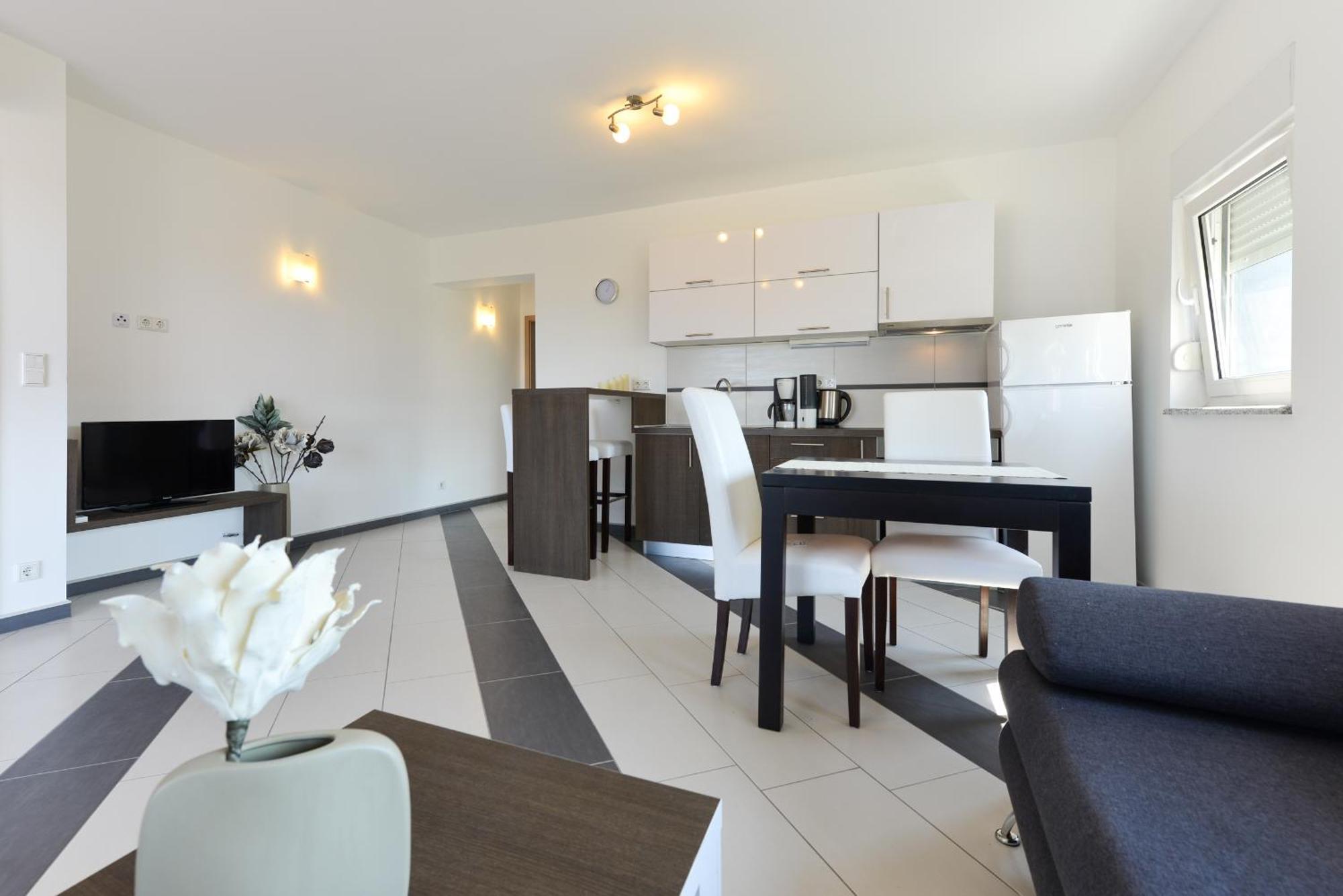 Apartmani Martin Mit Beheiztem Pool With Heated Pool Bibinje Zewnętrze zdjęcie