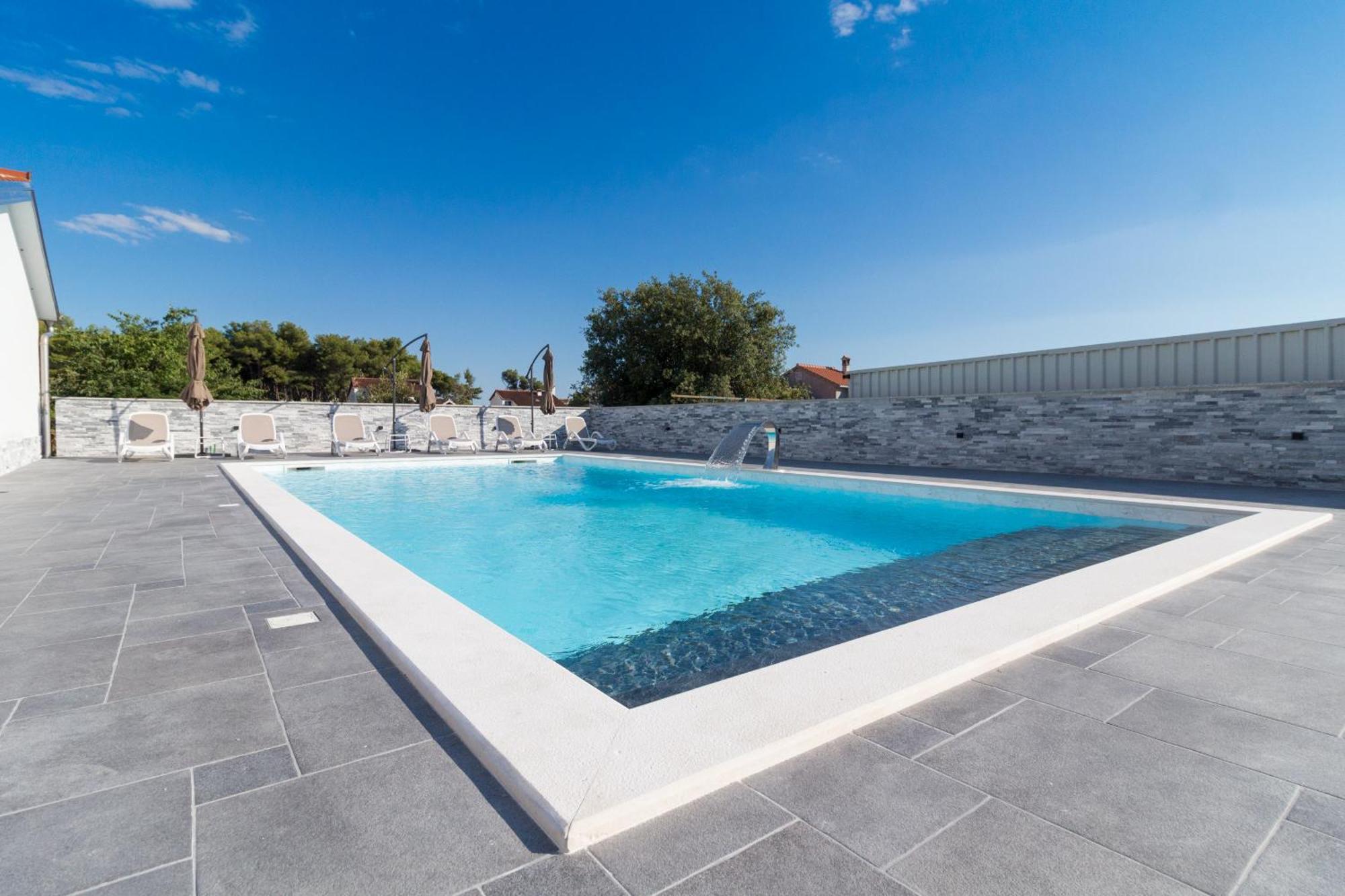 Apartmani Martin Mit Beheiztem Pool With Heated Pool Bibinje Zewnętrze zdjęcie